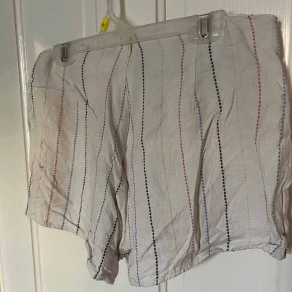 Linen skort - Picture 2 of 3